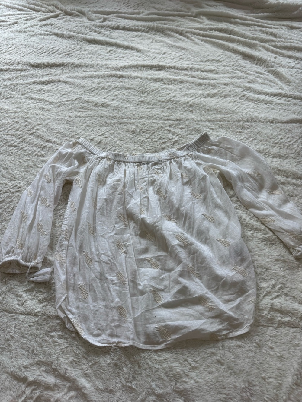 Old Navy White Off-Shoulder Embroidered Peasant Blouse